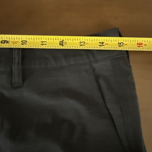 Salty Crew Drifting 2 Cargo Hybrid Walk Shorts Mens SZ 28 Black - Picture 6 of 12